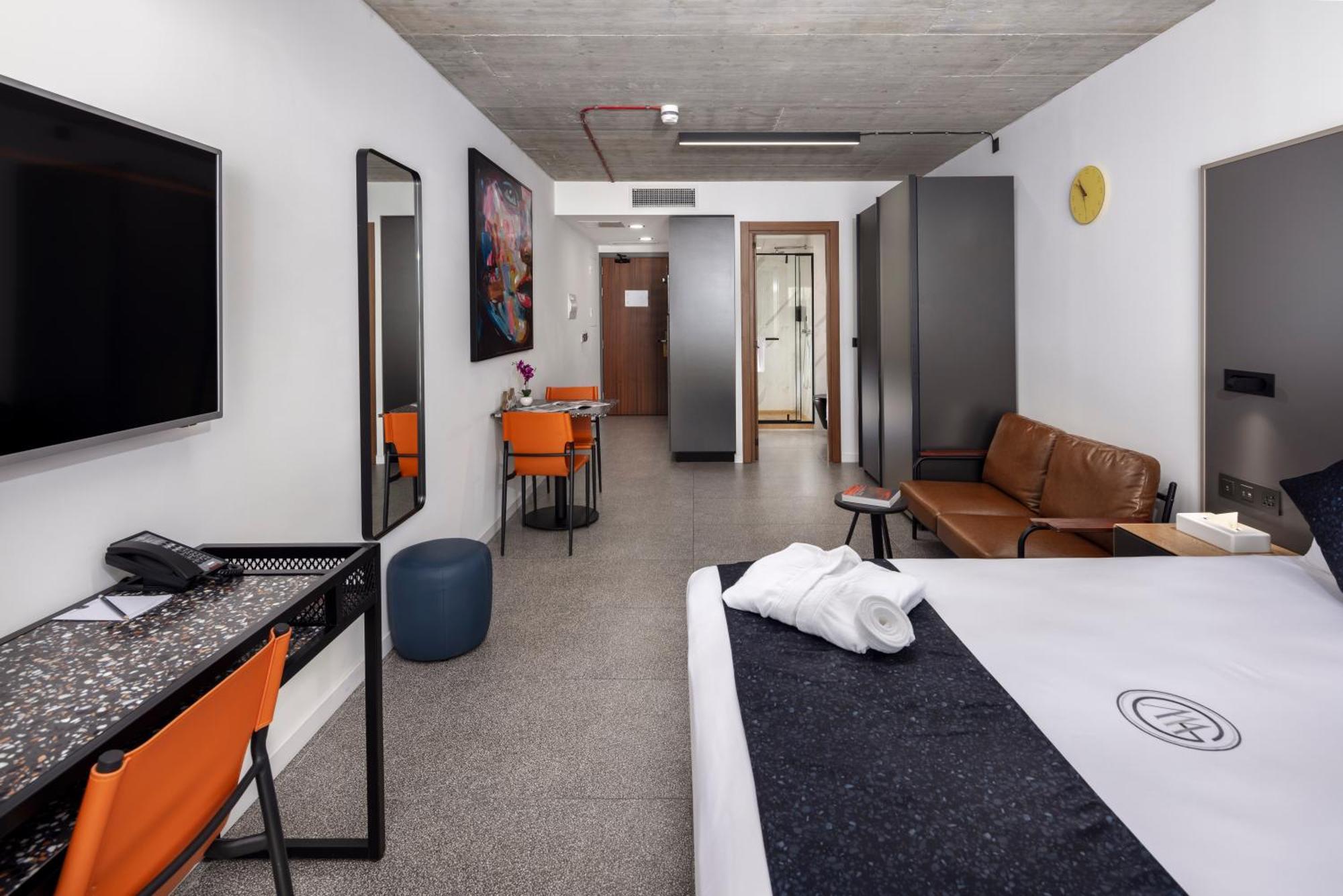Executive Studio Suite